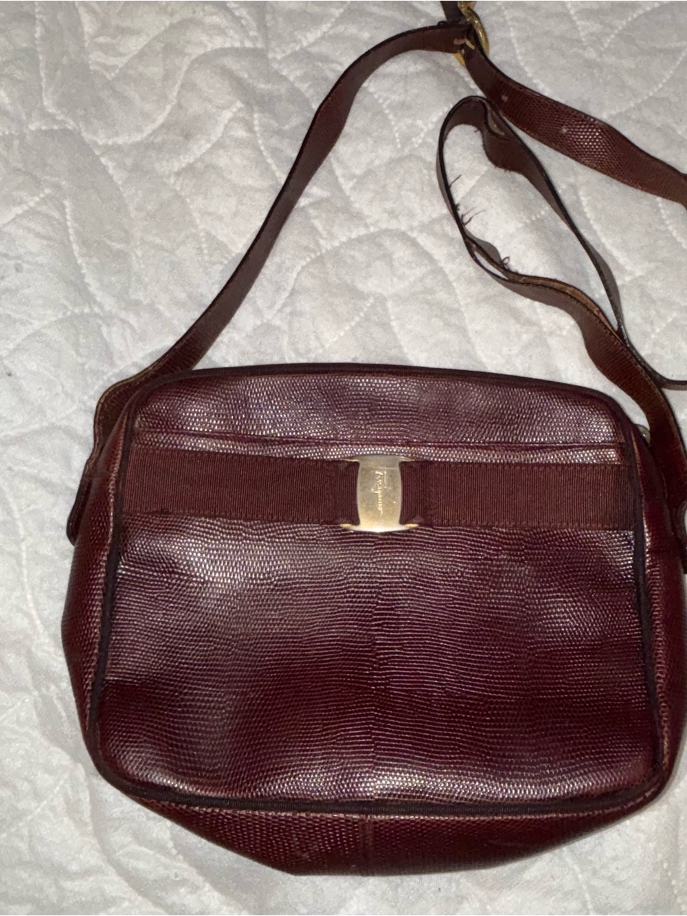 Vintage Salvatore Ferragamo Burgundy Lizard-Embossed Vara Leather Crossbody Bag - Picture 3 of 9